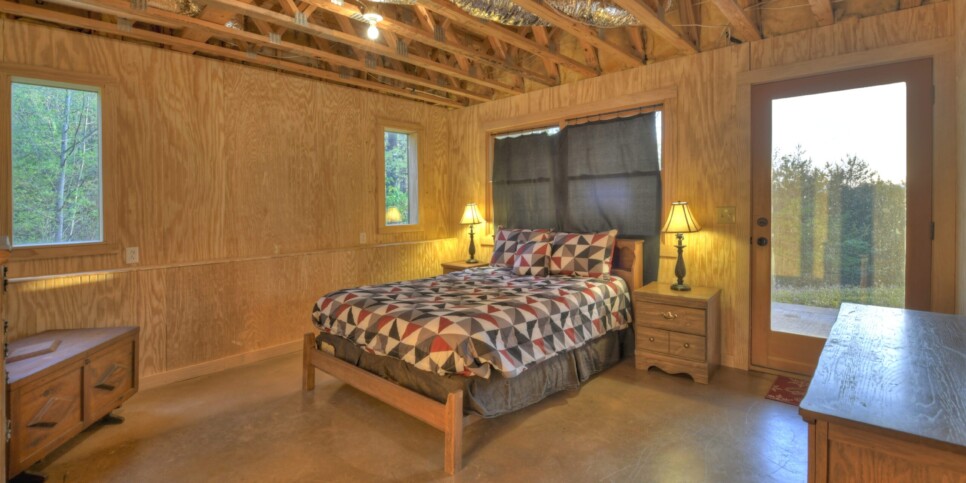 Blue Ridge Cabin - Sweet Seclusion - Bedroom