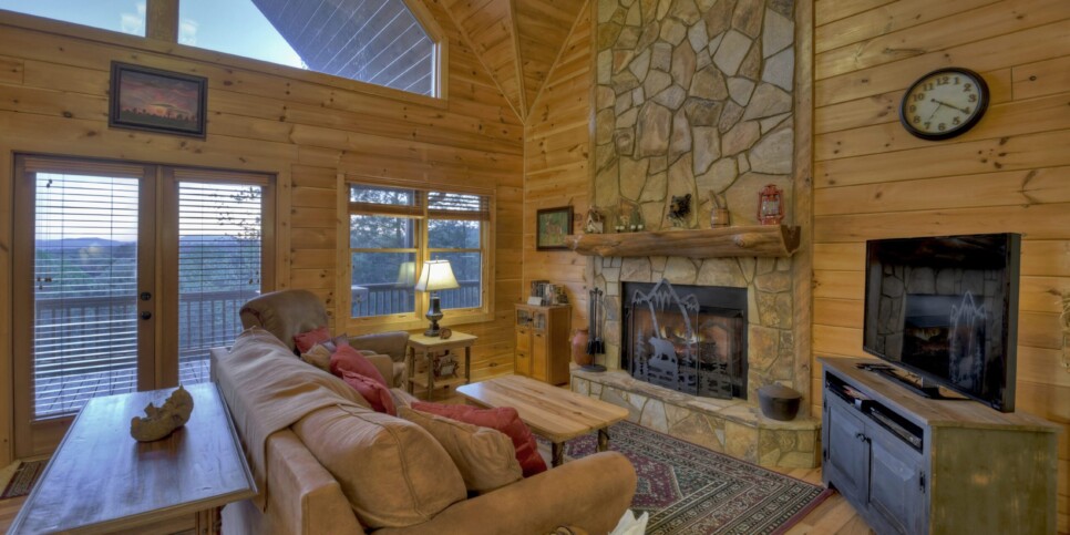 Blue Ridge Cabin - Sweet Seclusion - Living Room