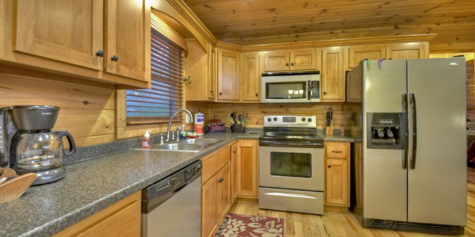 Blue Ridge Cabin - Sweet Seclusion - Kitchen