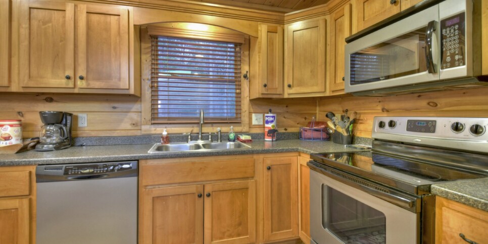 Blue Ridge Cabin - Sweet Seclusion - Kitchen