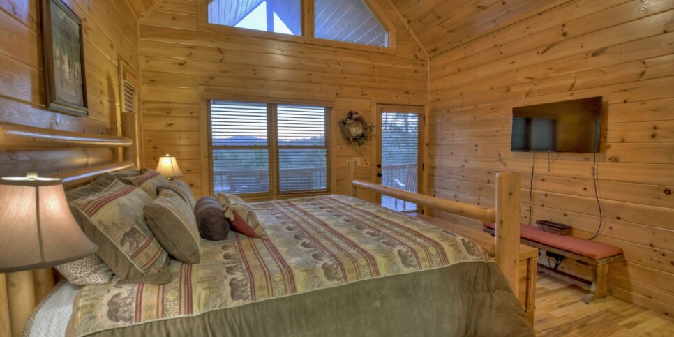Blue Ridge Cabin - Sweet Seclusion - Bedroom