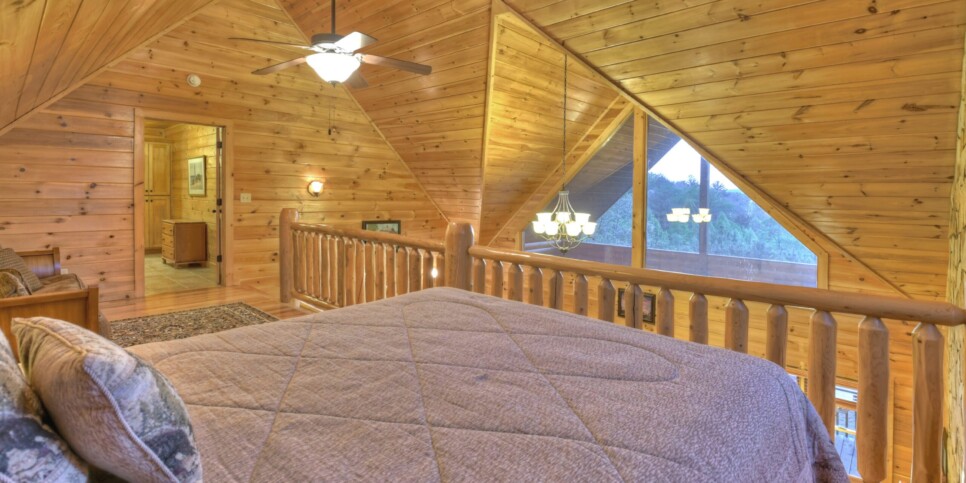 Blue Ridge Cabin - Sweet Seclusion - Bedroom