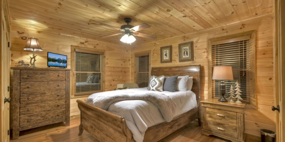 Blue Ridge Cabin - View-Topia - Bedroom