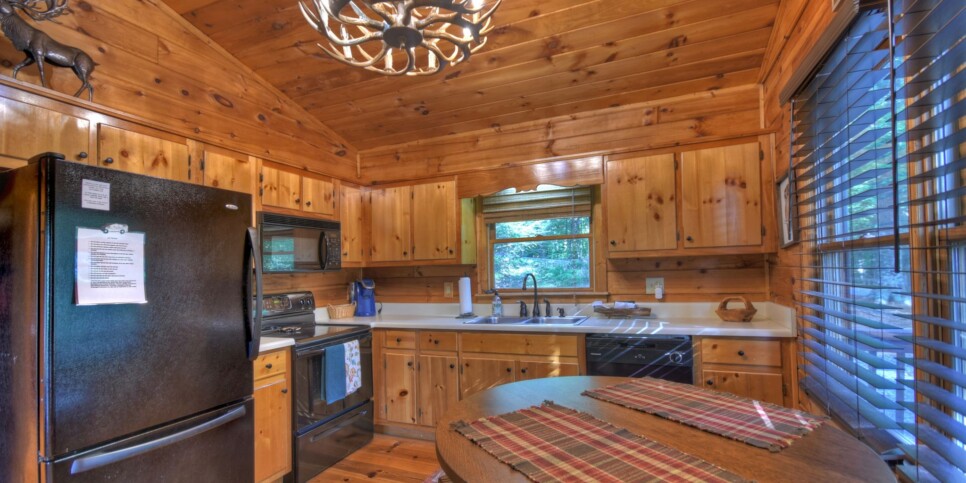Blue Ridge - Bearfoot Ridge - Kitchen