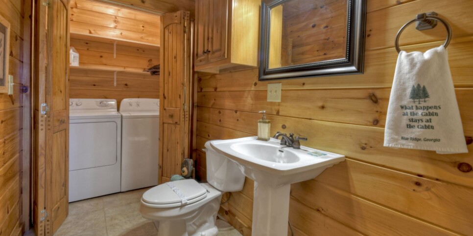 Blue Ridge - Bar 5 Cabin - Bathroom