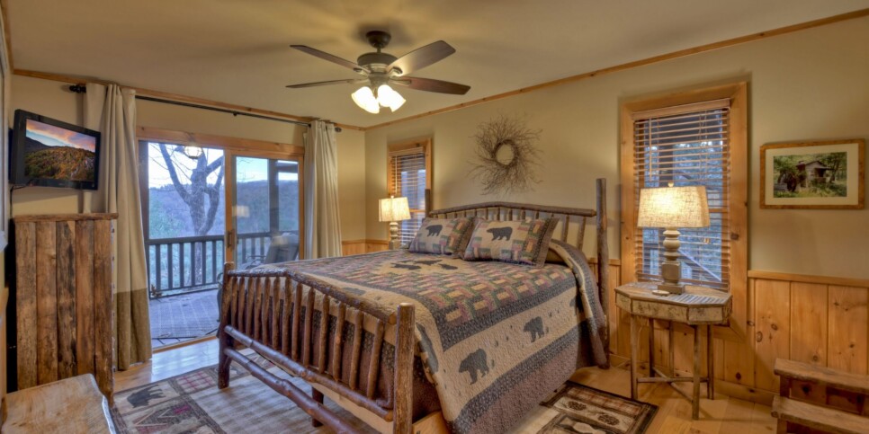 Blue Ridge - Bar 5 Cabin - Bedroom