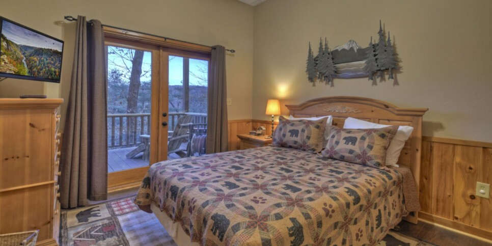 Blue Ridge - Bar 5 Cabin - Bedroom