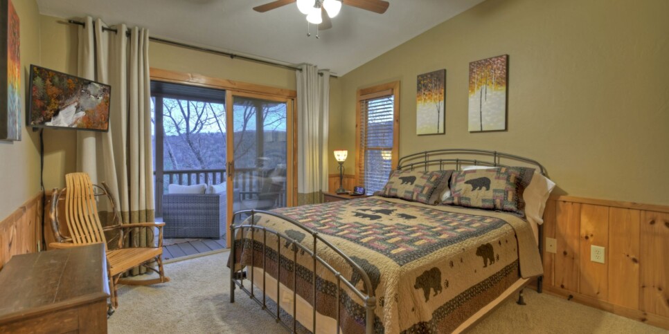 Blue Ridge - Bar 5 Cabin - Bedroom