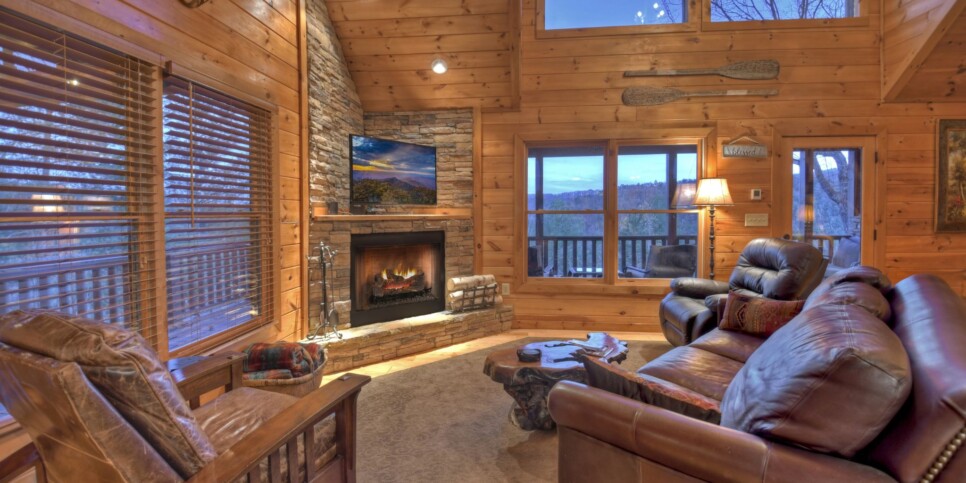 Blue Ridge - Bar 5 Cabin - Living Room