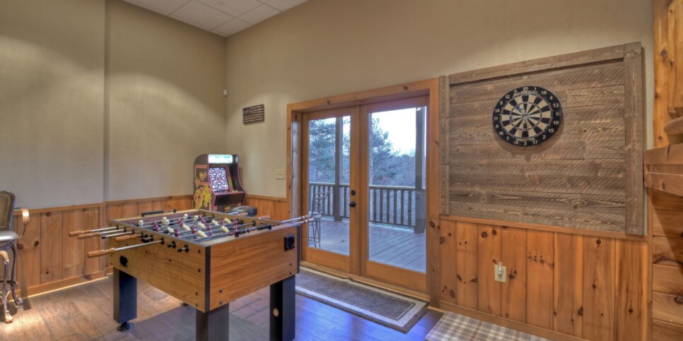 Blue Ridge - Bar 5 Cabin - Rec Room