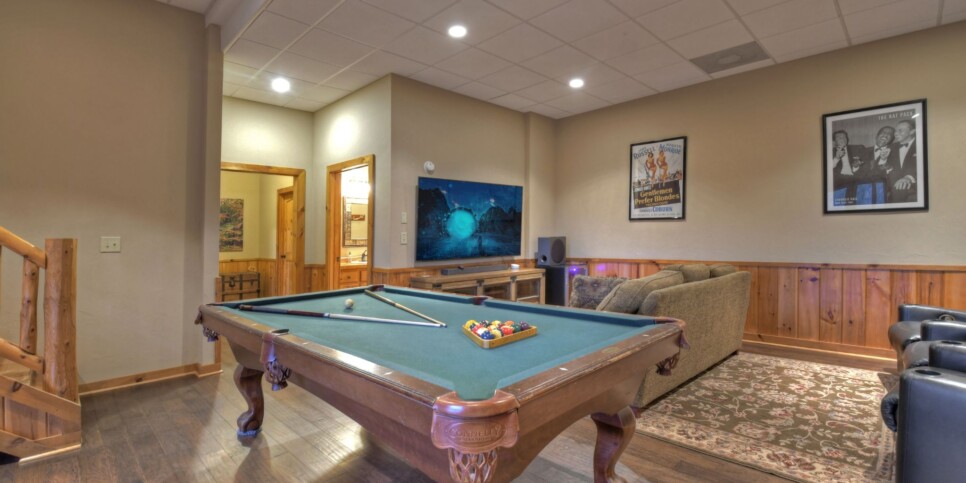Blue Ridge - Bar 5 Cabin - Rec Room