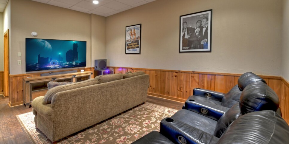 Blue Ridge - Bar 5 Cabin - Rec Room