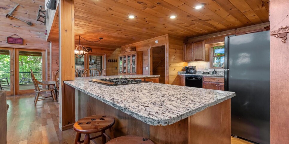 Morganton Cabin - Bear Necessities - Kitchen
