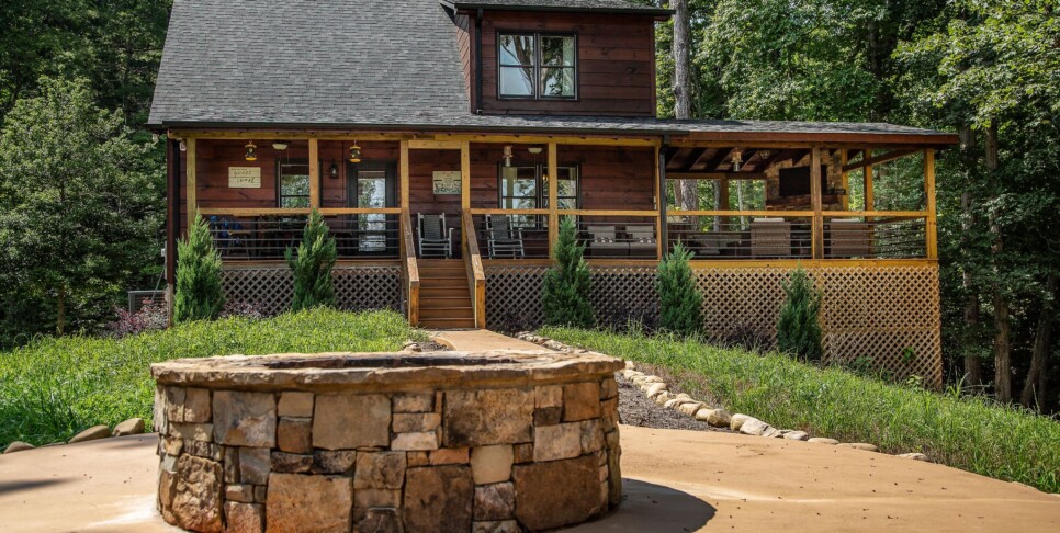 Blue Ridge - Adore the Smores - Exterior