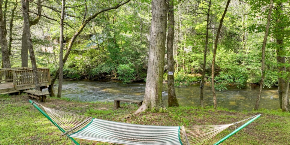 blue-ridge-cabin-rentals-the-waters-edge-exterior