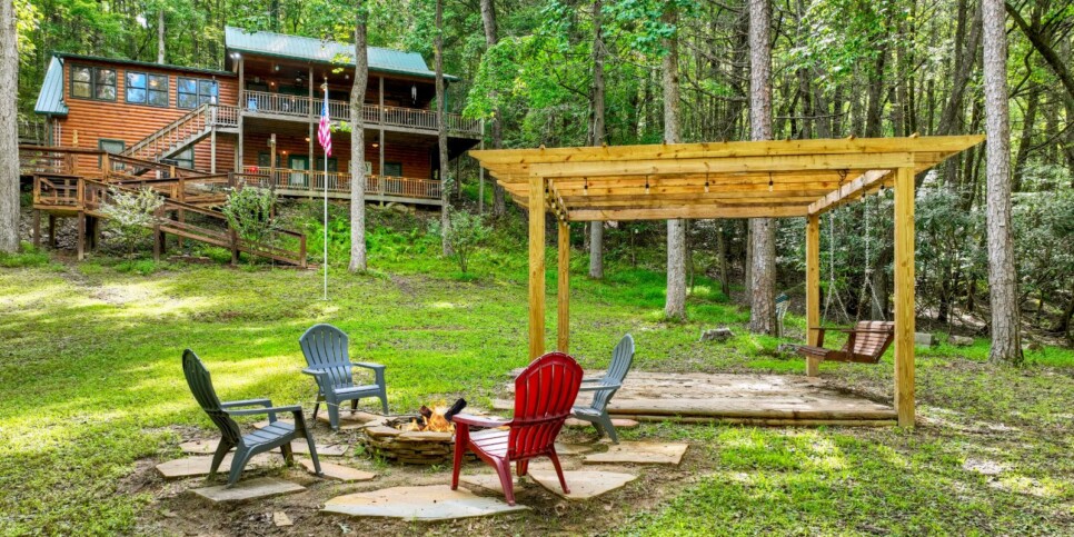 blue-ridge-cabin-rentals-the-waters-edge-exterior