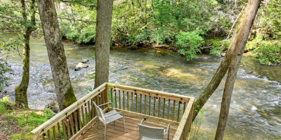 blue-ridge-cabin-rentals-the-waters-edge-exterior