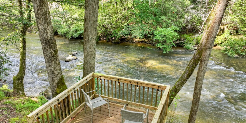 blue-ridge-cabin-rentals-the-waters-edge-exterior
