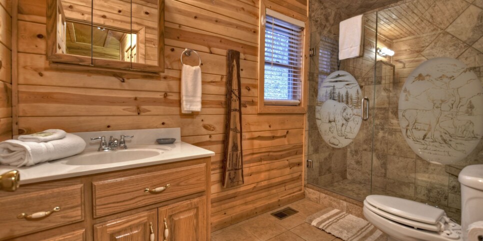 blue-ridge-the-waters-edge-bathroom-1