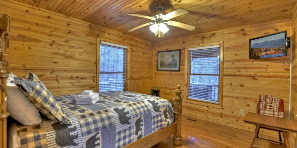 blue-ridge-the-waters-edge-bedroom-3