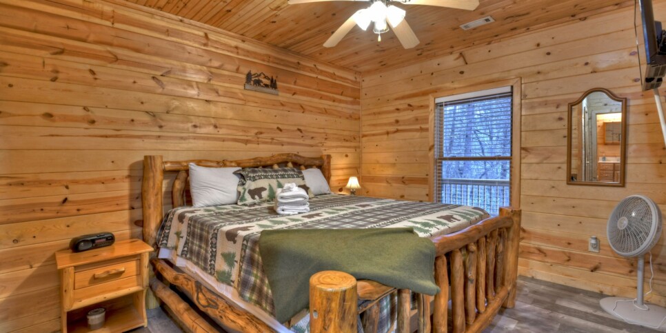 blue-ridge-the-waters-edge-bedroom-7