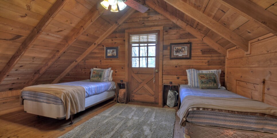 Ellijay - Cabin Rental - Harleys River Retreat - Bedroom
