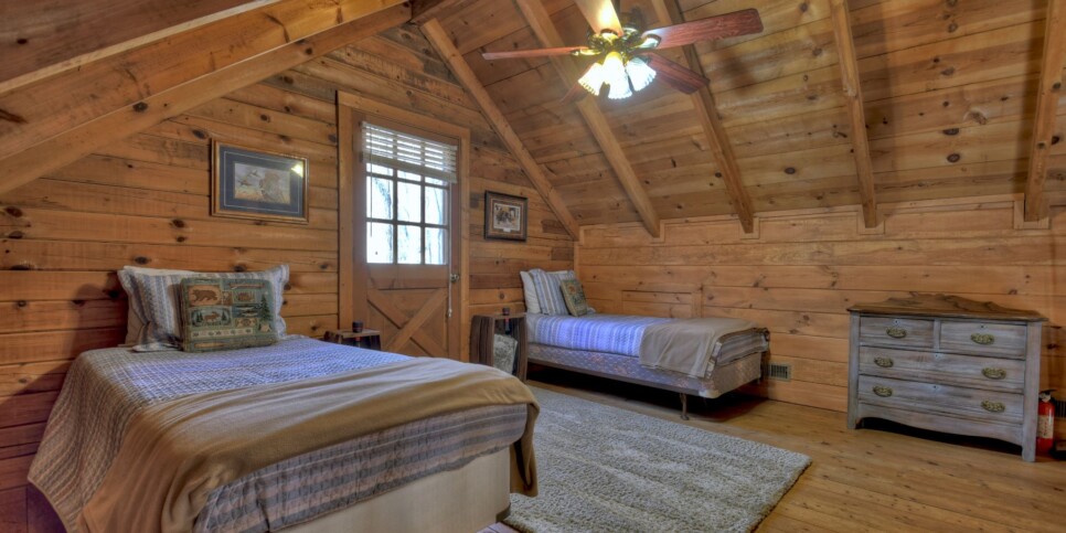 Ellijay - Cabin Rental - Harleys River Retreat - Bedroom