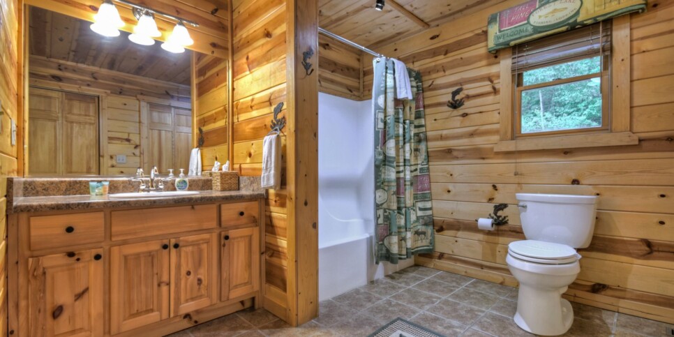 Blue Ridge - The Overlook on Fightingtown - Bathroom