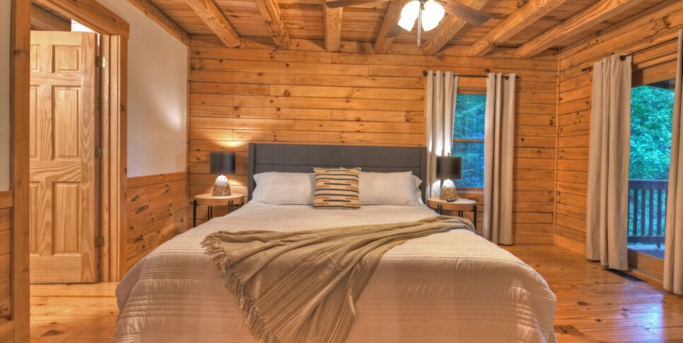 Blue Ridge Cabin - Blueberry Hill - Bedroom