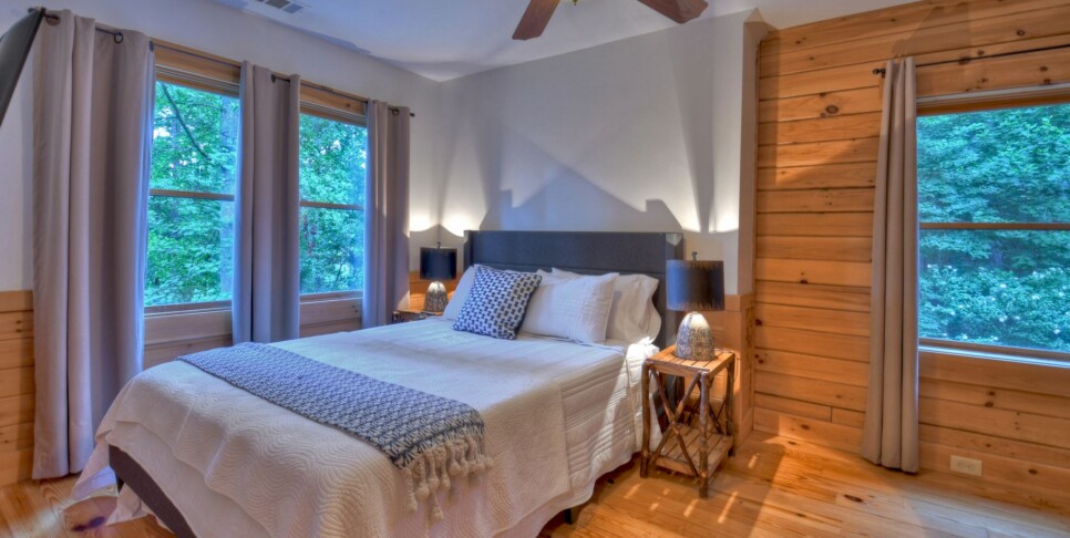 Blue Ridge Cabin - Blueberry Hill - Bedroom