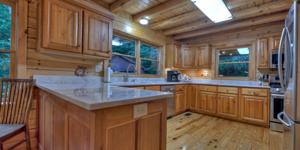 Blue Ridge Cabin - Blueberry Hill - Kitchen