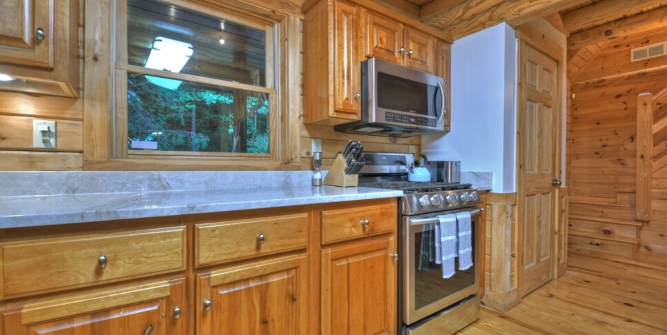 Blue Ridge Cabin - Blueberry Hill - Kitchen