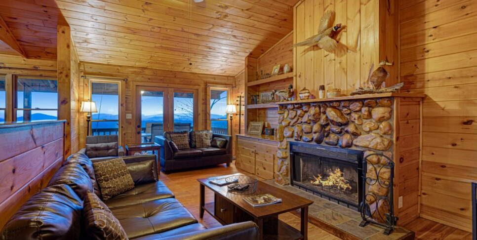 Blue Ridge - Eagles View Ridge - Living Room