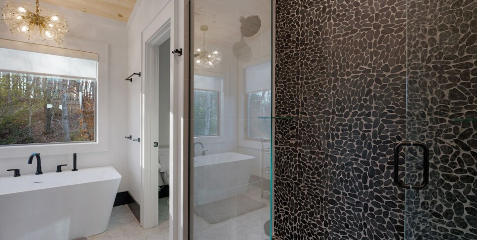 Blue Ridge - Quiet Time - Bathroom