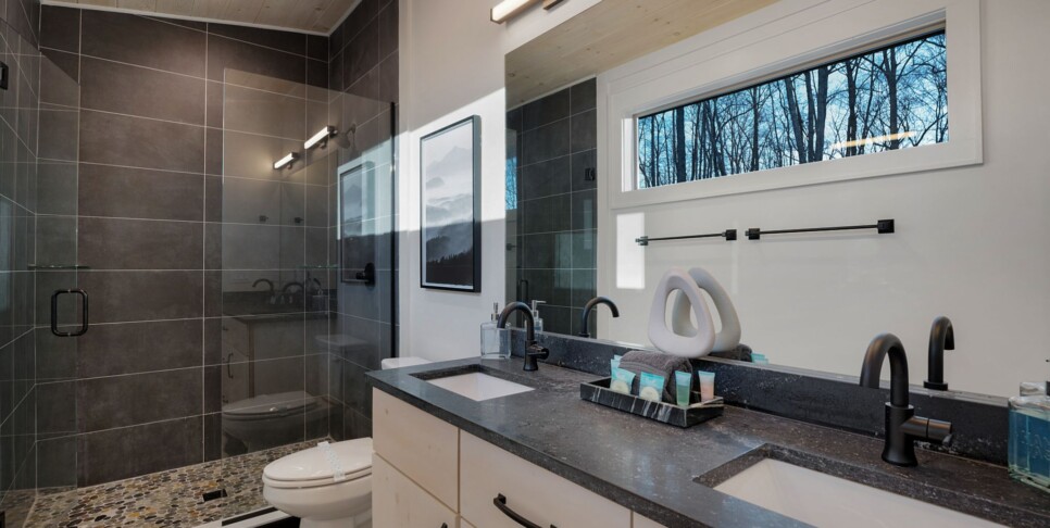 Blue Ridge - Quiet Time - Bathroom