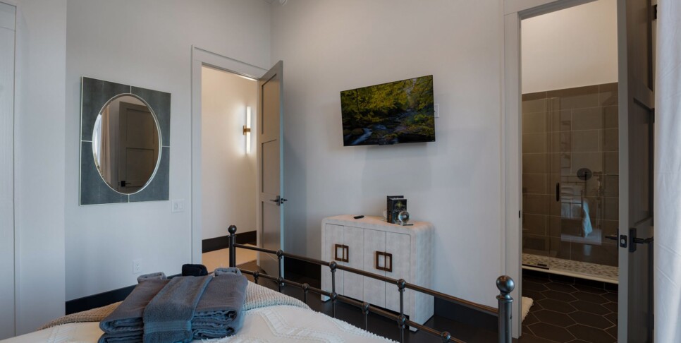 Blue Ridge - Quiet Time - Bedroom