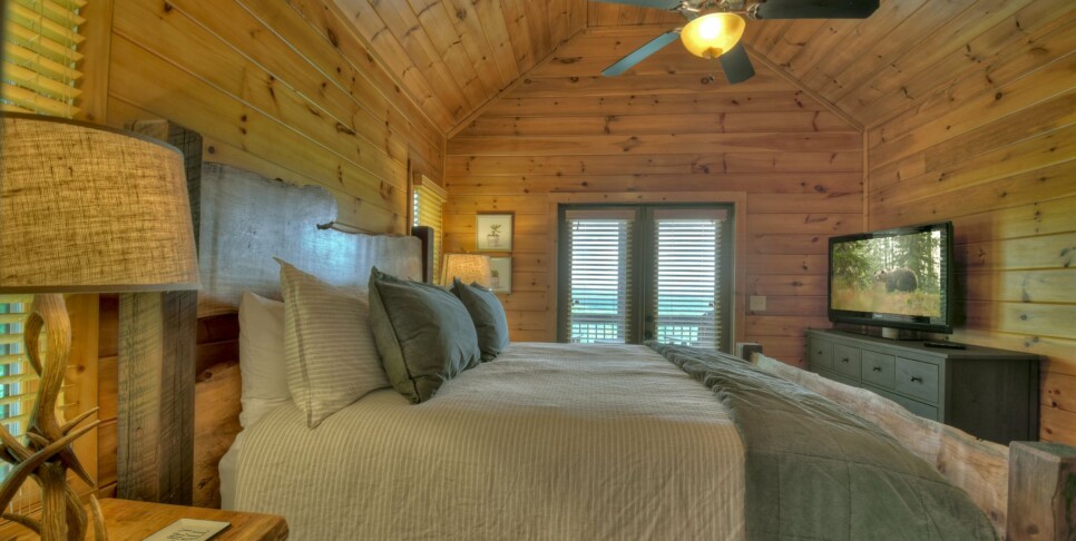 Blue Ridge - Sunrise Vista Lodge - Bedroom