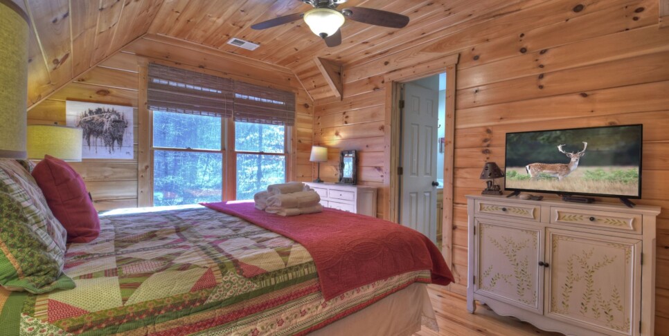 Ellijay - Cabin Rental - Harleys River Retreat - Bedroom