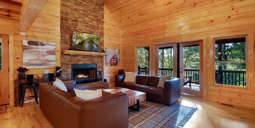 Ellijay Ga Cabin - Peaceful River Hideaway - Living Room