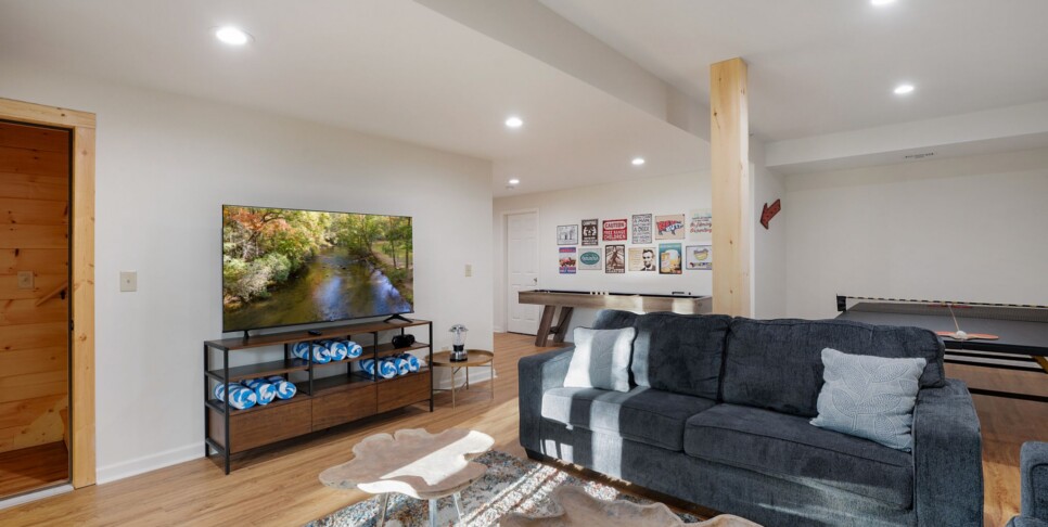 Ellijay Ga Cabin - Peaceful River Hideaway - Rec Room