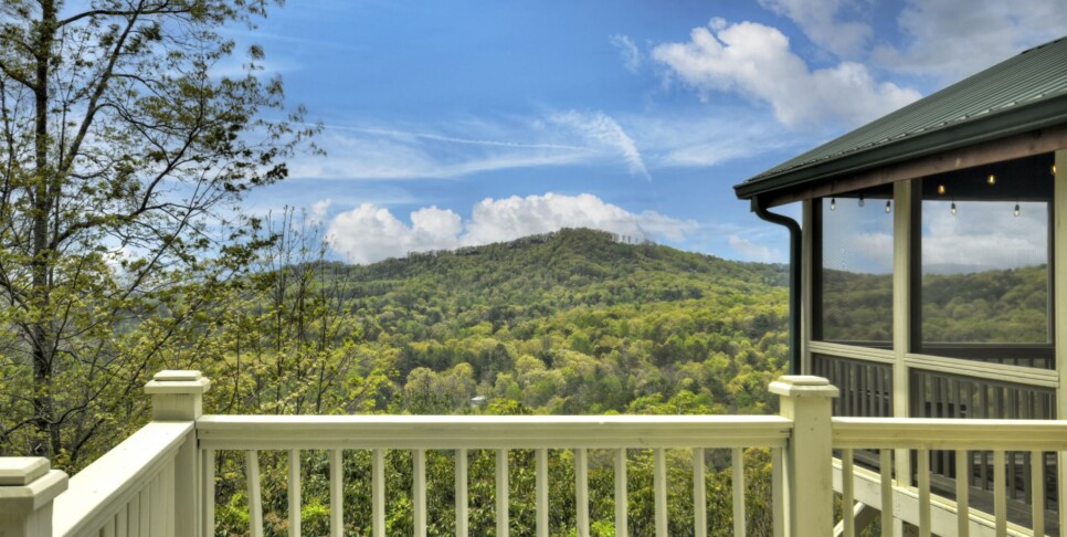 Blue Ridge - Fireside Bluff - Exterior