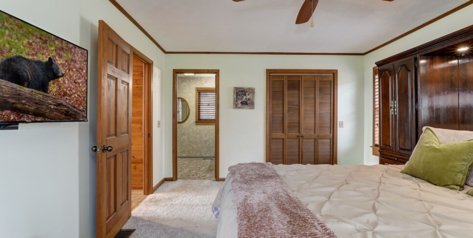Jasper Cabin Rental - Starcross Summit- Bedroom