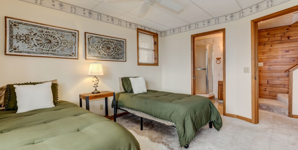 Jasper Cabin Rental - Starcross Summit- Bedroom