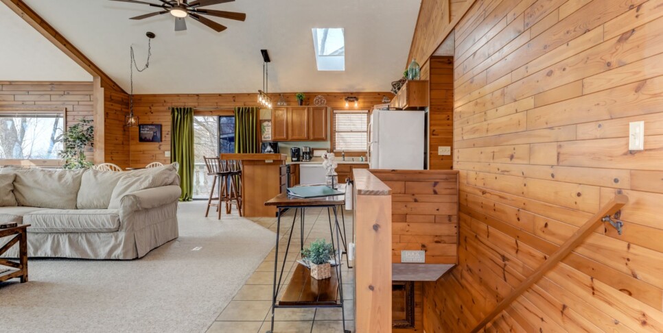 Jasper Cabin Rental - Starcross Summit- Living Room