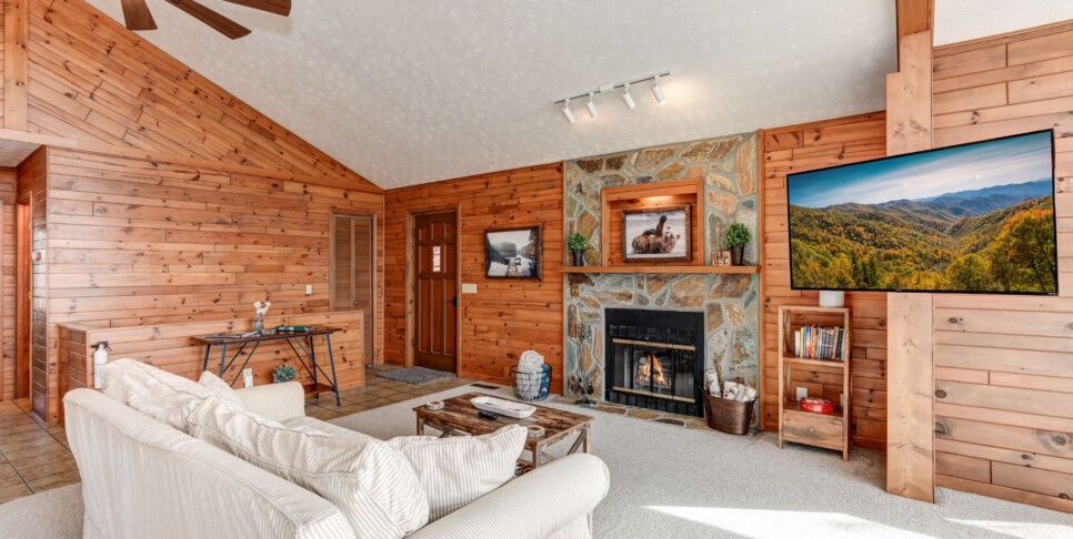 Jasper Cabin Rental - Starcross Summit- Living Room