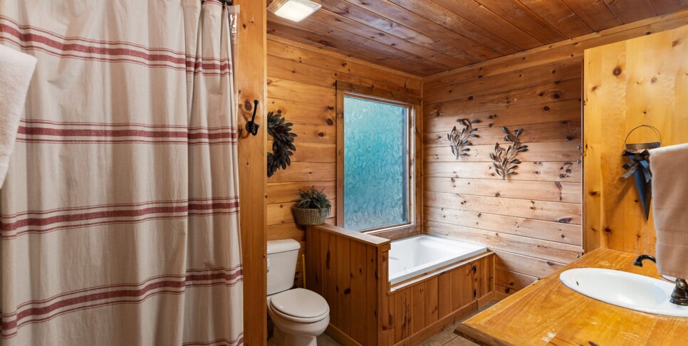 Blue Ridge - Sunset Pointe - Bathroom