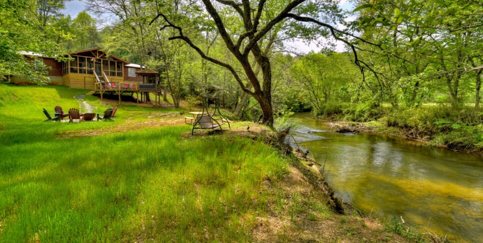 Blue Ridge Cabin - Bear Naked Hideaway - Exterior