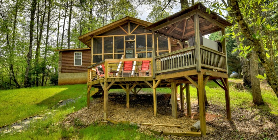 Blue Ridge Cabin - Bear Naked Hideaway - Exterior