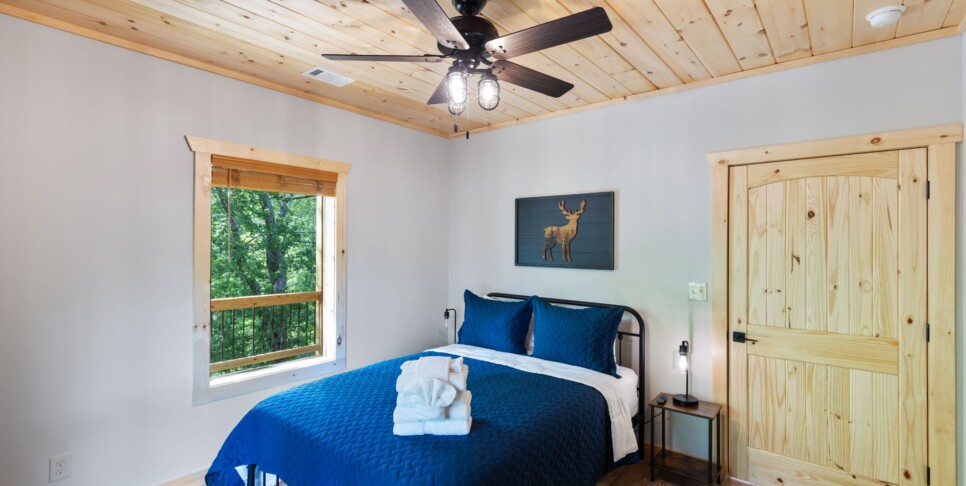 Blue Ridge - Whiskey & Woods - Bedroom