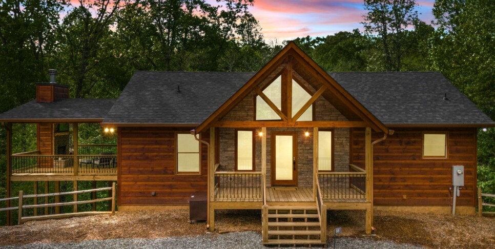 Blue Ridge - Whiskey & Woods - Exterior